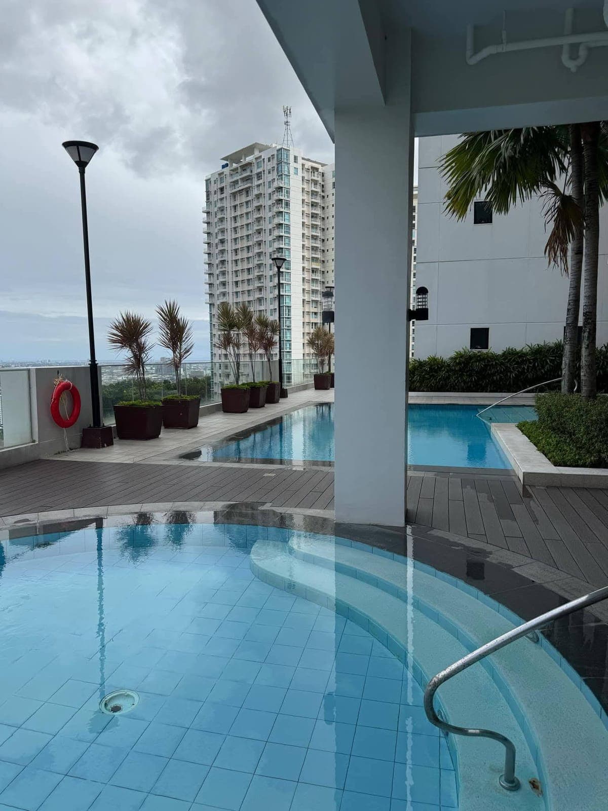 FOR RENT! Php 55k ONLY 😱For Rent Corner 2BR CONDO Unit  in Marco Polo Tower 1 WITH PARKING - photo 3