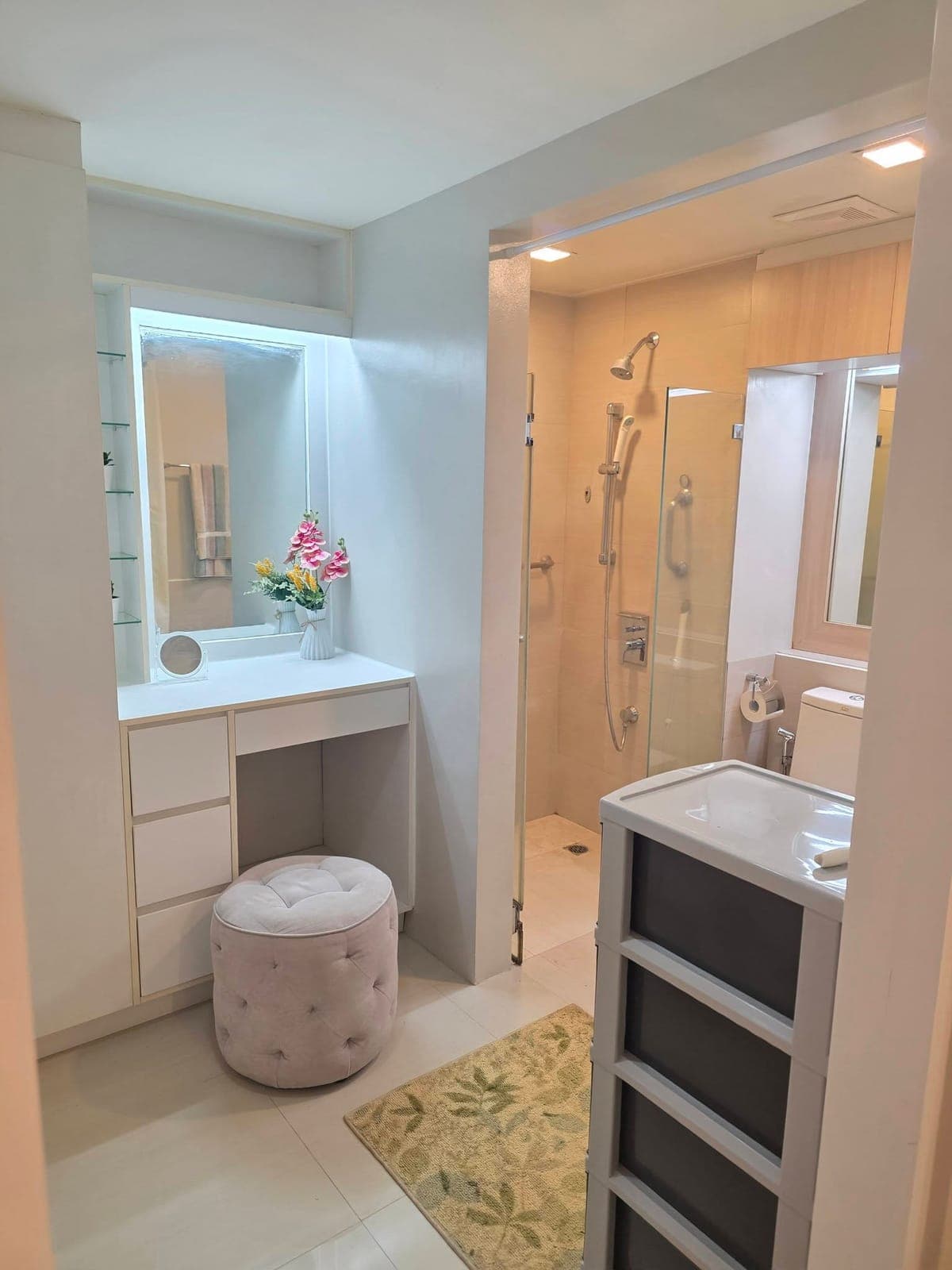 2 STUDIO UNITS NEWLY RENOVATED- CEBU IT PARK MERGED INTO 1 FOR SALE or FOR RENT!!! - photo 5