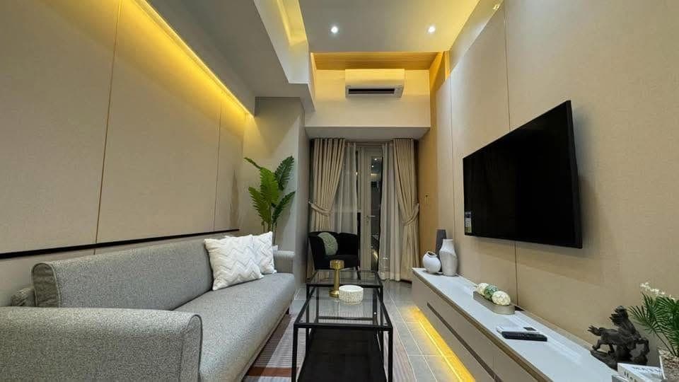 FOR LEASE: Fully Furnished 1BR at Uptown Arts Residences, BGC - photo 1