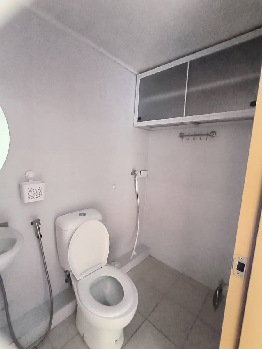 2 BR BARE CONDOMINIUM UNIT FOR RENT ✨️ | FLOOD FREE AND KIDS FRIENDLY - photo 5