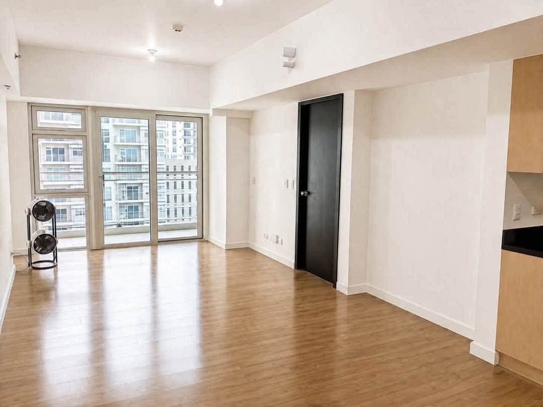 FOR RENT: THE VERANDA 1 BEDROOM - photo 1