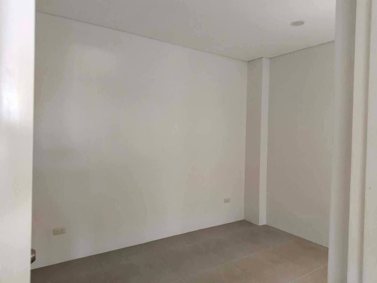 PTP-🏡 FOR RENT: 3-storey Residential Bldg in Banawa Cebu City with Panoramic View‼️‼️‼️ - photo 1