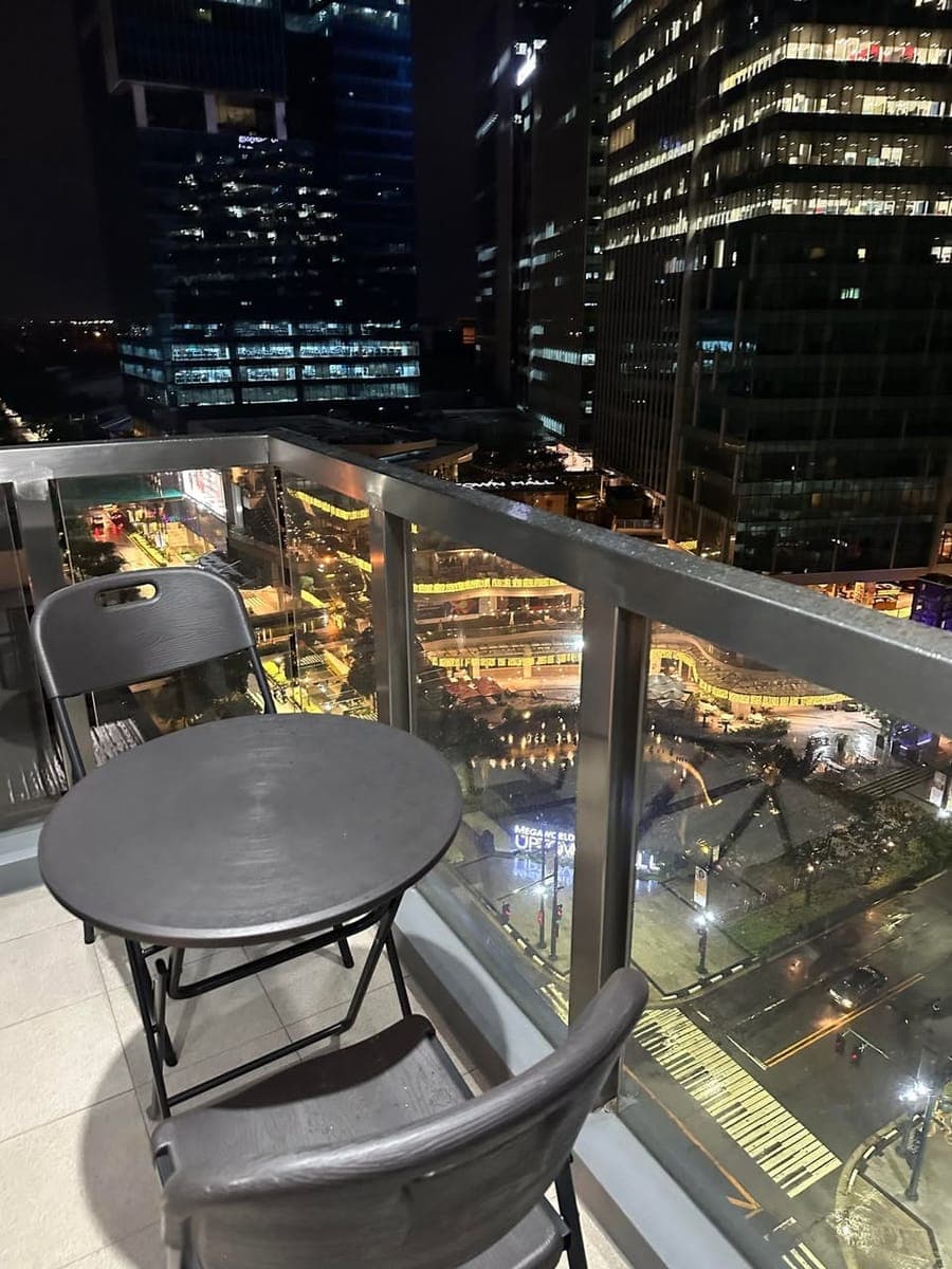 For Lease – Fully Furnished 2BR + Maid’s Room Corner Unit, Uptown Ritz BGC (93.5 sqm) - photo 4