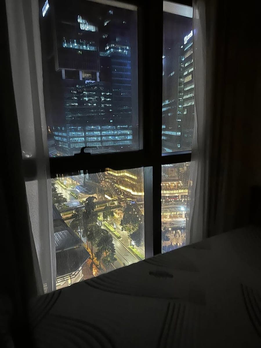 For Lease – Fully Furnished 2BR + Maid’s Room Corner Unit, Uptown Ritz BGC (93.5 sqm) - photo 5