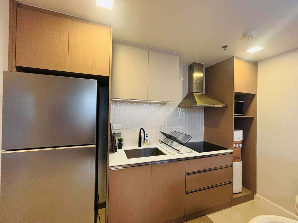 𝙁𝙊𝙍 𝙇𝙀𝘼𝙎𝙀: 𝙈𝙤𝙙𝙚𝙧𝙣 𝙇𝙪𝙭𝙪𝙧𝙞𝙤𝙪𝙨 1-𝘽𝙚𝙙𝙧𝙤𝙤𝙢 𝙐𝙣𝙞𝙩 𝙬𝙞𝙩𝙝 𝘽𝙖𝙡𝙘𝙤𝙣𝙮... - photo 1