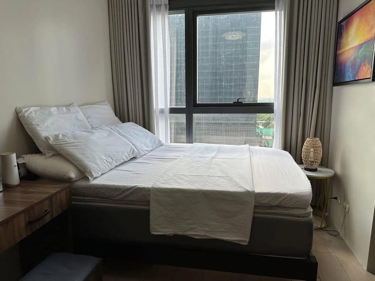 For lease and sale: 2 Bedroom located in Uptown Ritz BGC, Taguig City. - photo 2
