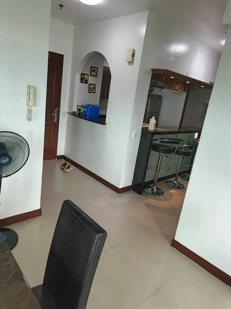 For Lease/Sale: Fully furnished Semi Penhouse  2 bedroom Unit at Red Oak Serendra BGC - photo 4