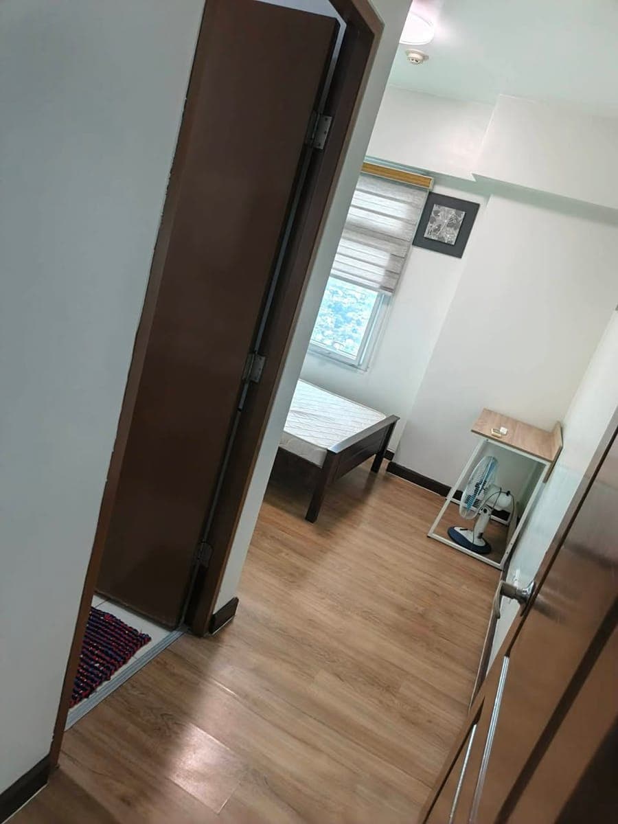 For Lease/Sale: Fully furnished Semi Penhouse  2 bedroom Unit at Red Oak Serendra BGC - photo 5