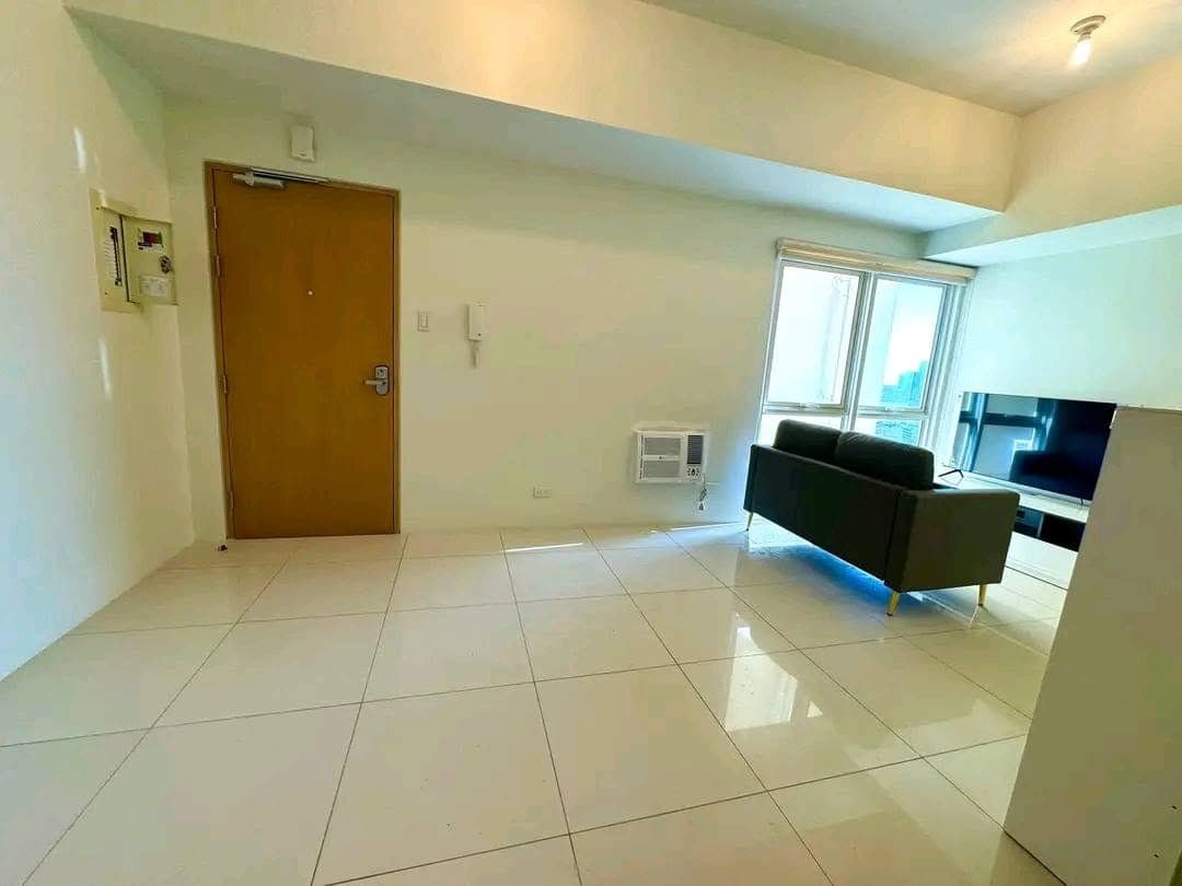 FOR LEASE: Times Square West BGC - photo 3