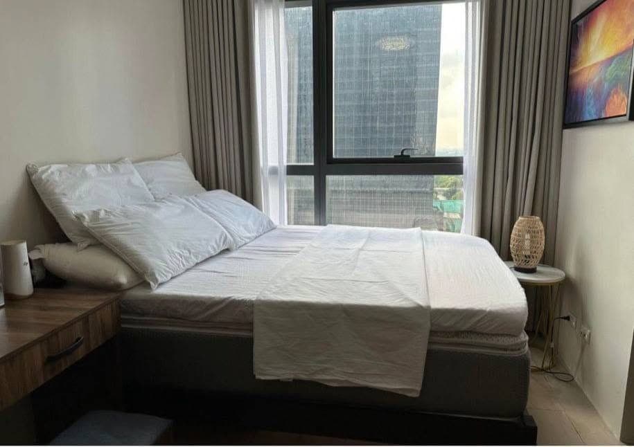 FOR LEASE – Fully Furnished 2BR + Maid's Room Corner Unit - photo 4