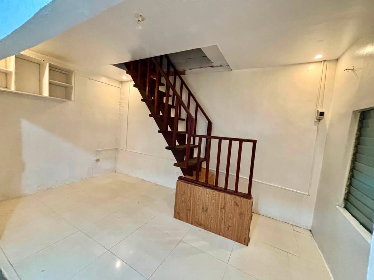 1BR 2-Storey Apartment Near BGC (Pembo) - photo 3