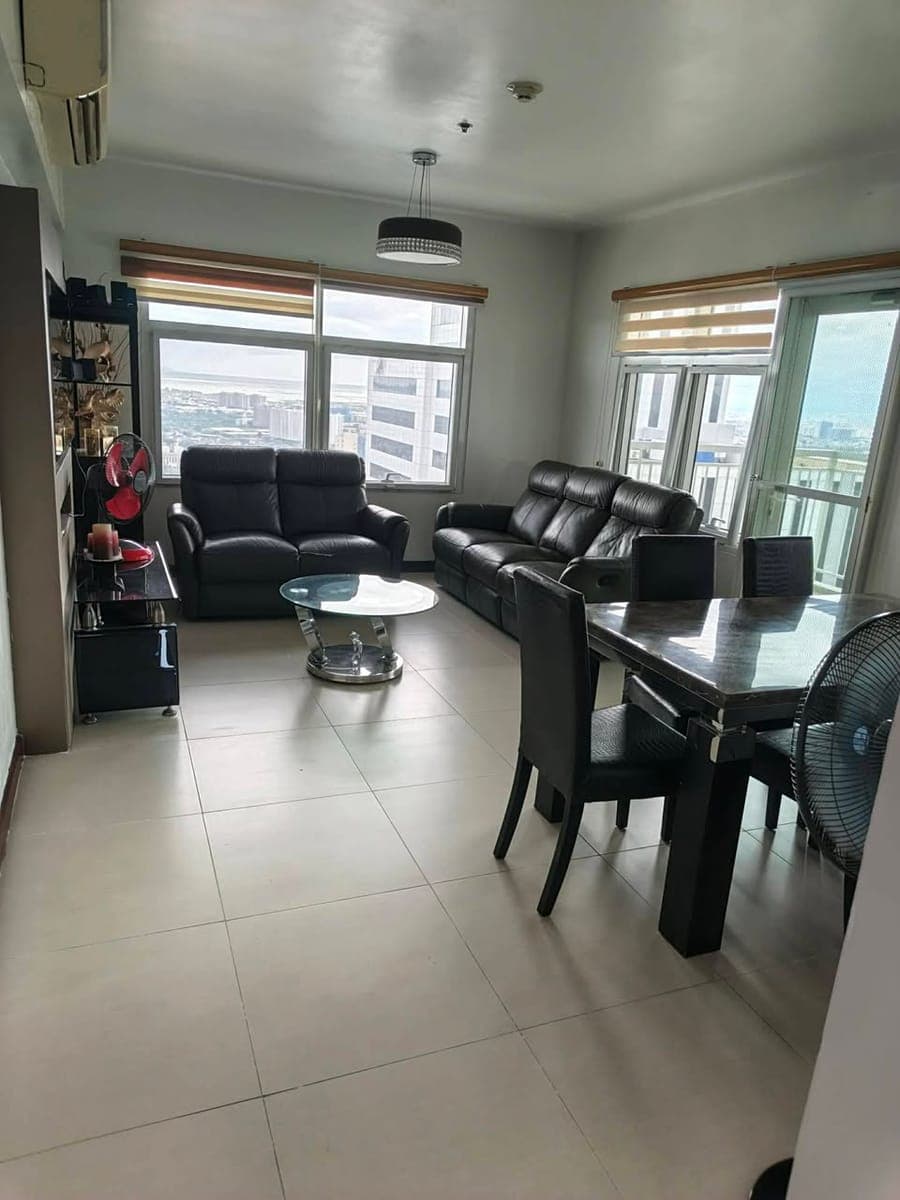 For Lease/Sale: Fully furnished Semi Penhouse  2 bedroom Unit at Red Oak Serendra BGC - photo 1