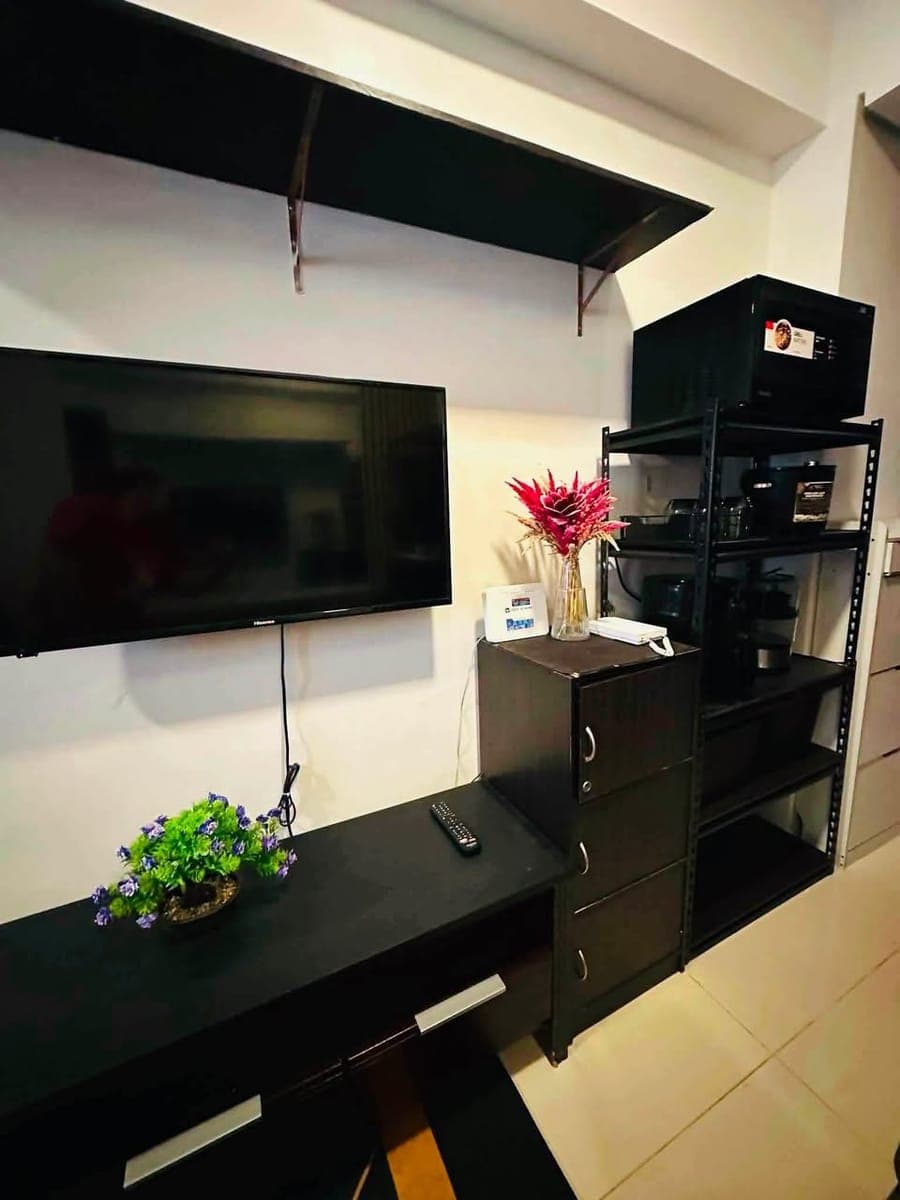 25k‼️ 25k‼️ 25k only inclusive Condo Dues - photo 2