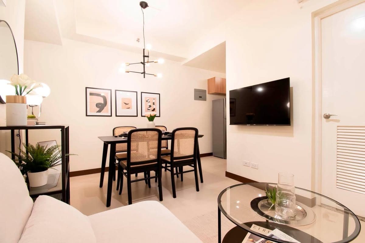 ✨ Fully Furnished 2BR with Balcony | Fairlane Residences - photo 3