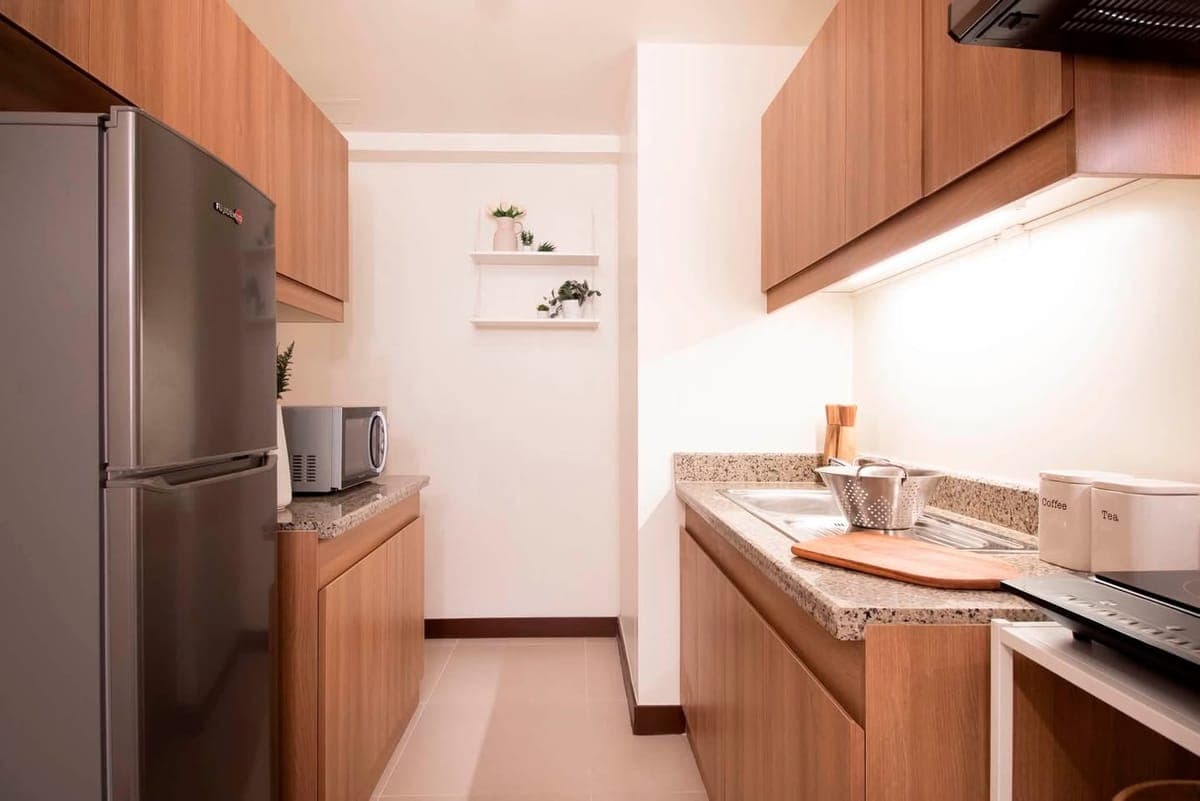 ✨ Fully Furnished 2BR with Balcony | Fairlane Residences - photo 4