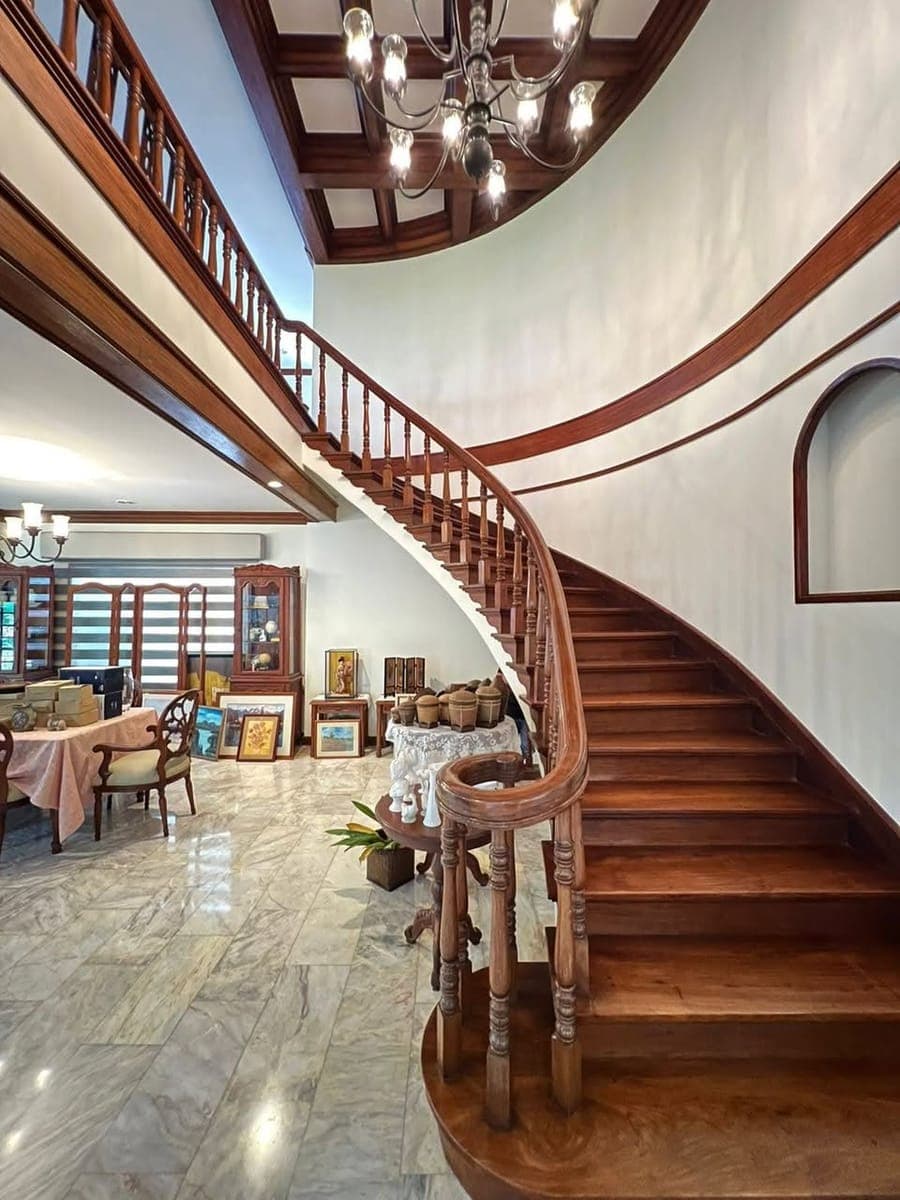 🏡✨ **LIVE IN LUXURY AT AYALA ALABANG VILLAGE!** ✨🏡 - photo 1