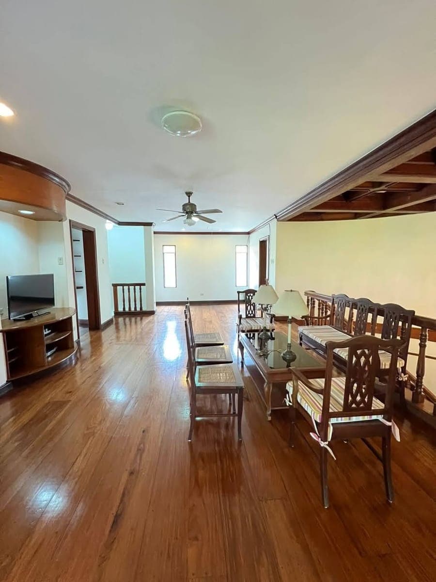 🏡✨ **LIVE IN LUXURY AT AYALA ALABANG VILLAGE!** ✨🏡 - photo 3