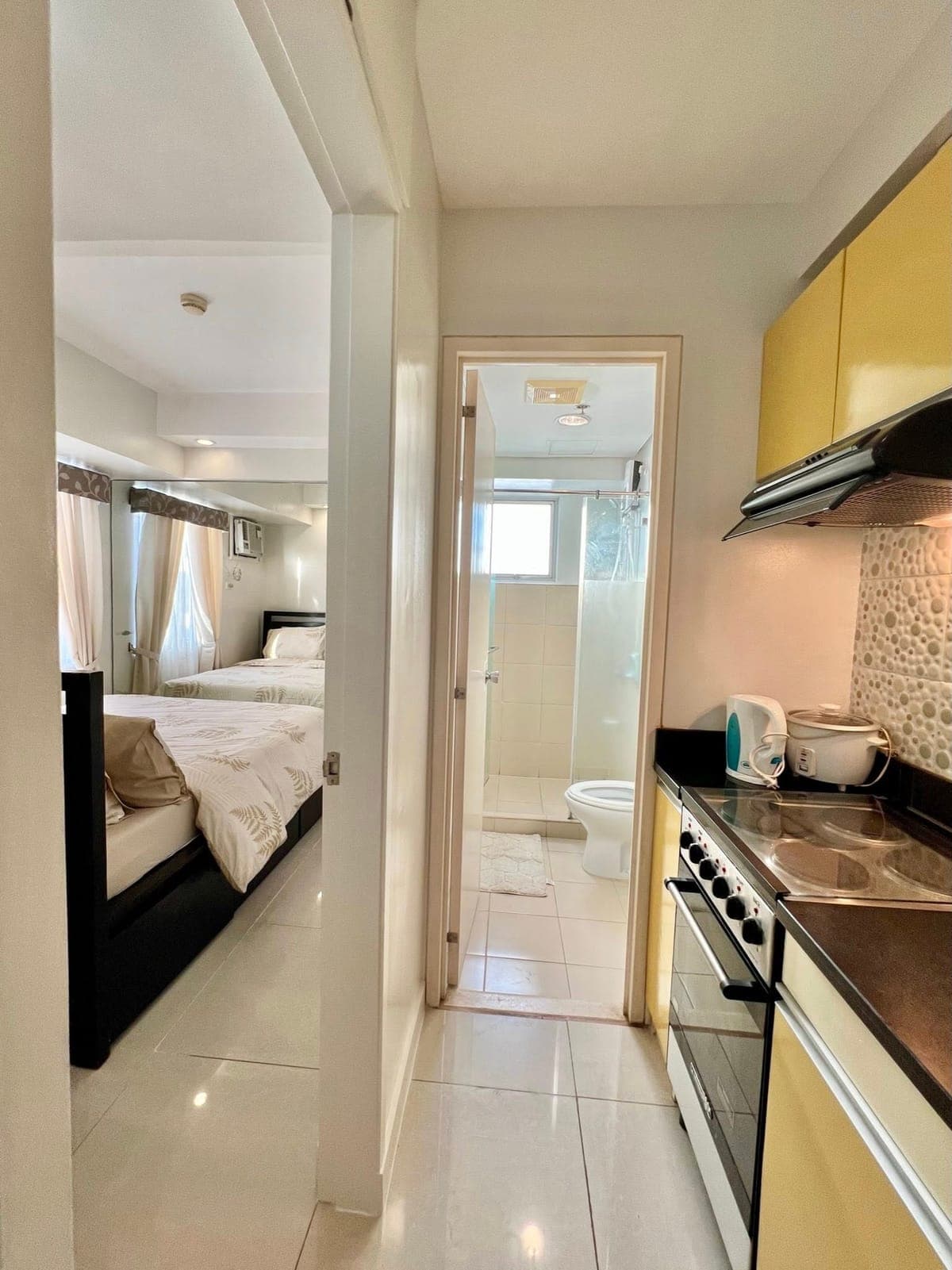 1BR FURNISHED UNIT across Sugbo Mercado it park and 2mins walk to Ayala central bloc - photo 9