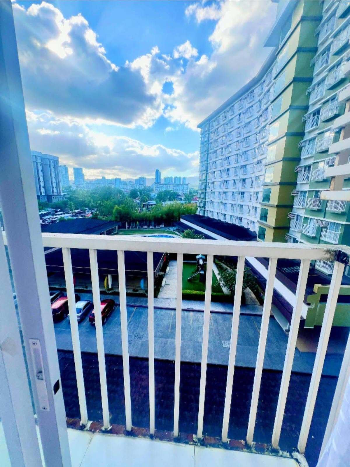 ✨ For Rent Furnished Studio Unit (23sqm) with step-up Balcony  @ Bamboo Bay Community, Hernan Cortes... - photo 3