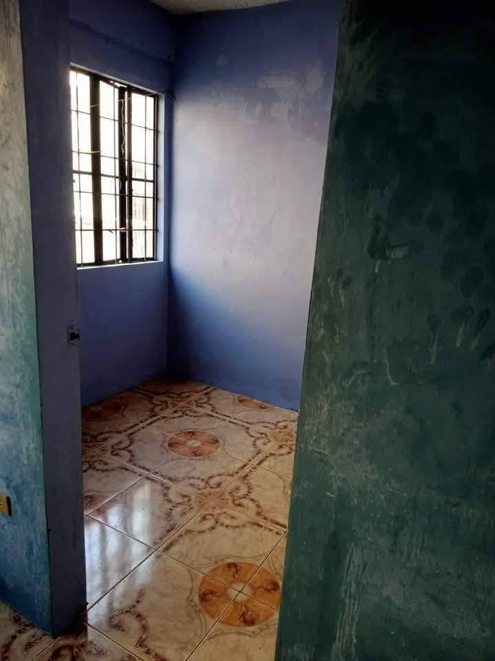 House for rent 4300 per month with 1br .. 70 per cubic sa tubig .. 22per cubic sa ilaw .. available... - photo 2