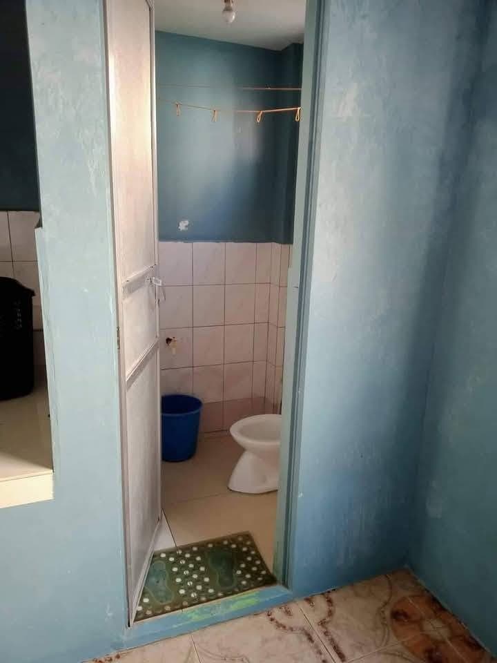 House for rent 4300 per month with 1br .. 70 per cubic sa tubig .. 22per cubic sa ilaw .. available... - photo 4
