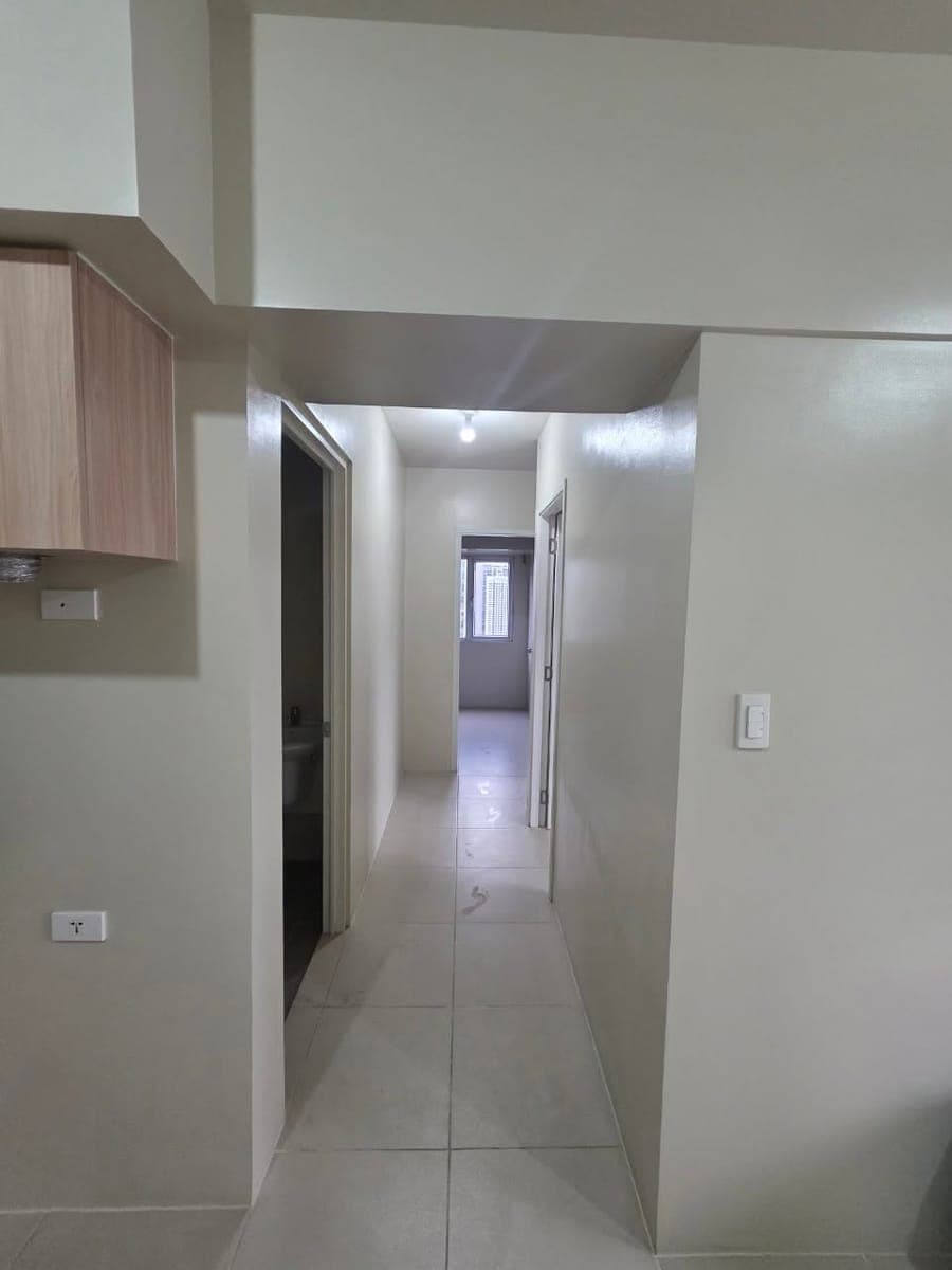 FOR LEASE: 3BR Semi-Furnished Unit at Avida Towers Turf BGC - photo 1