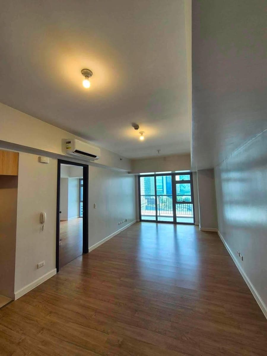 Park Triangle Residences | 1BR Corner Unit - photo 1