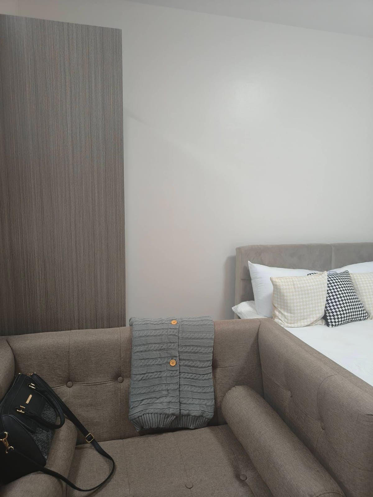FOR RENT: FULLY FURNISHED STUDIO UNIT in Robinsons Galleria Residences! - photo 8