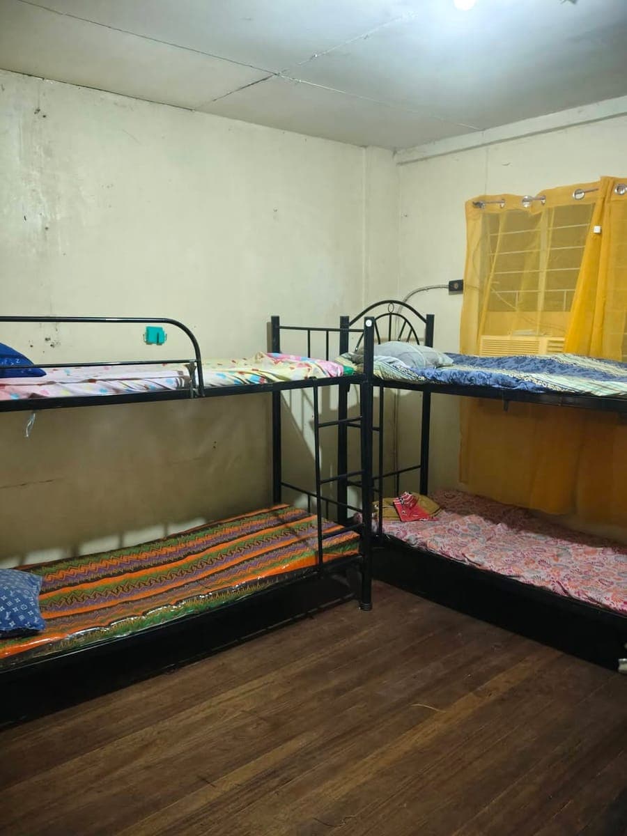 BEDSPACE AND ROOM FOR RENT - photo 1
