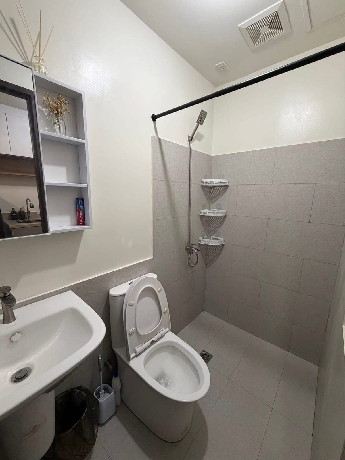 𝙁𝙊𝙍 𝙇𝙀𝘼𝙎𝙀: 𝙁𝙪𝙧𝙣𝙞𝙨𝙝𝙚𝙙 𝙎𝙩𝙪𝙙𝙞𝙤 𝙉𝙚𝙖𝙧 𝘾𝙚𝙗𝙪 𝙄𝙏 𝙋𝙖𝙧𝙠 - photo 1