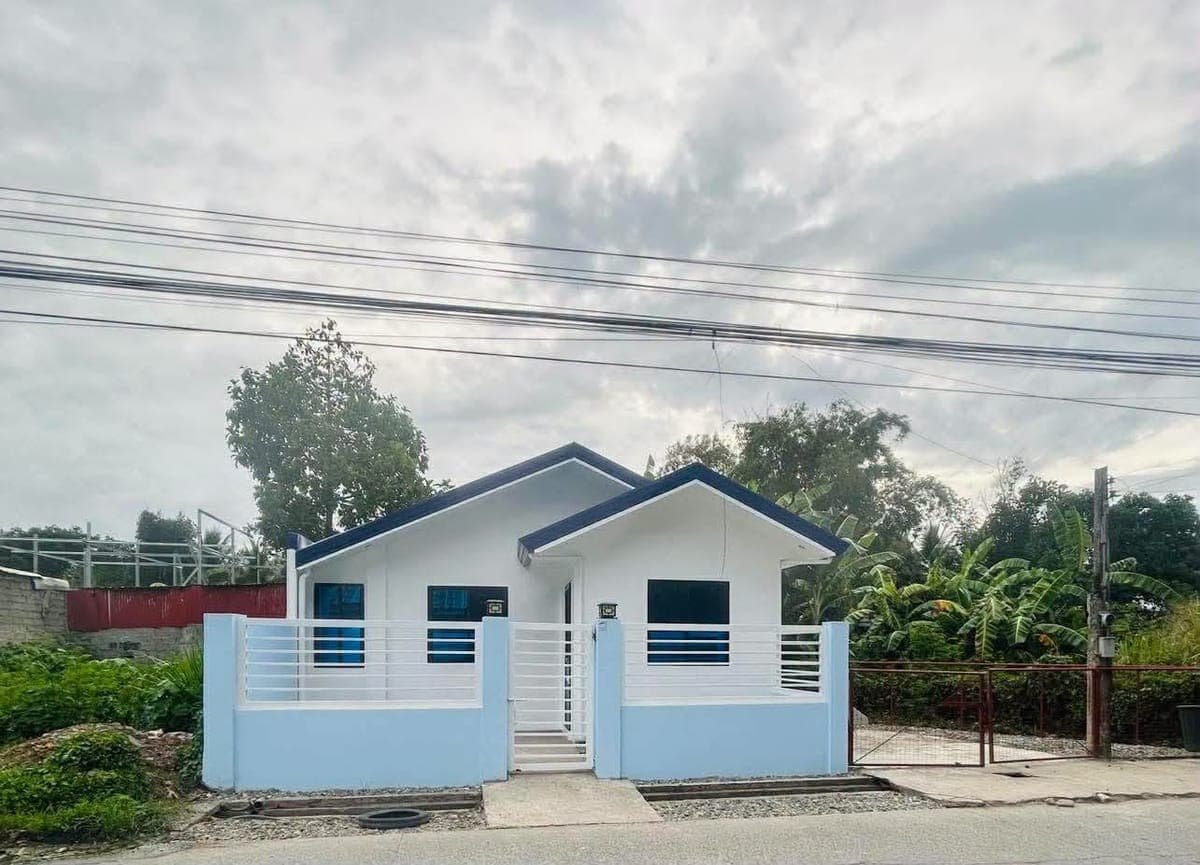 HOUSE FOR RENT - photo 1
