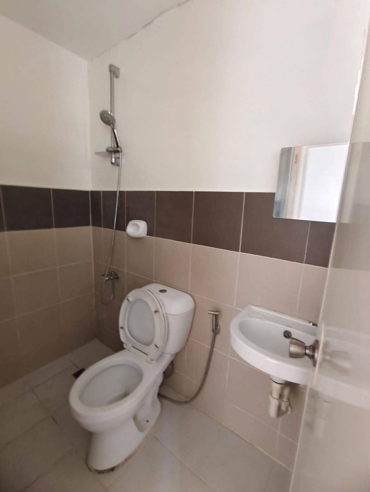 CAPITOL CEBU CITY: 2BR FAMILY HOME AWAITS! 🏠 - photo 2