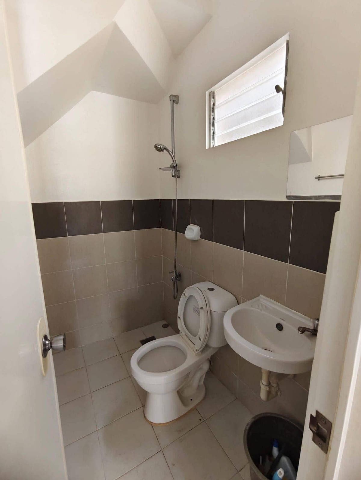 CAPITOL CEBU CITY: 2BR FAMILY HOME AWAITS! 🏠 - photo 3