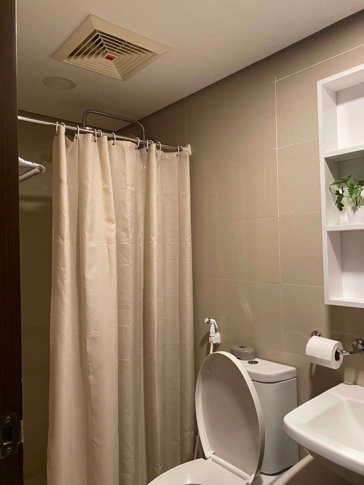 Stay in comfort and style 🏡 Fully furnished for rent ✨ Designed with modern interiors, functional s... - photo 4