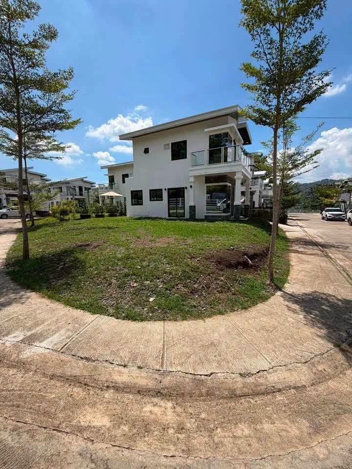 Rent this brand new Ignatius Enclave house🏡 - photo 1
