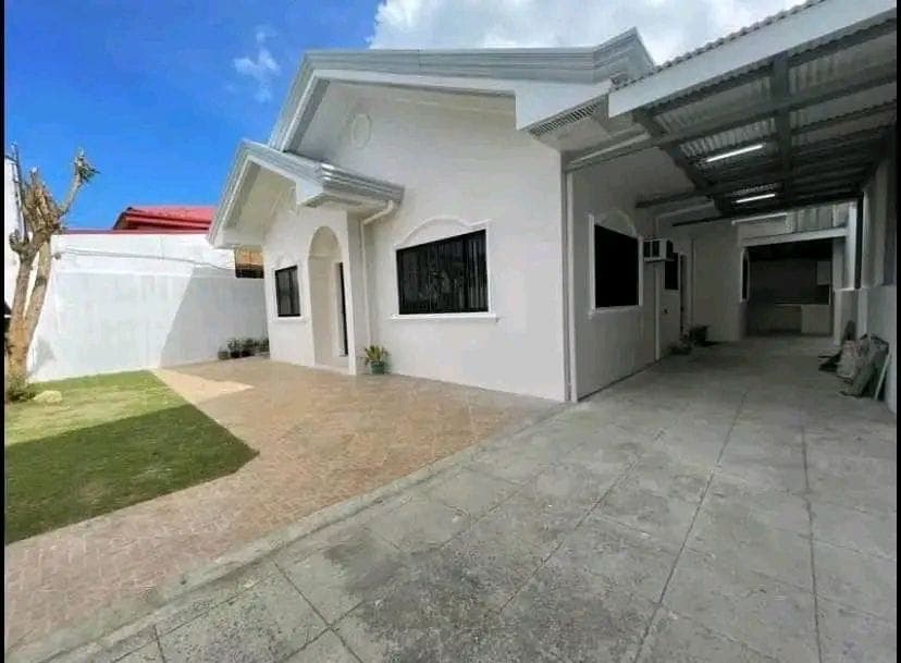 🏡 FOR RENT: Modern House in Sto. Niño Village, Banilad, Cebu City - photo 5