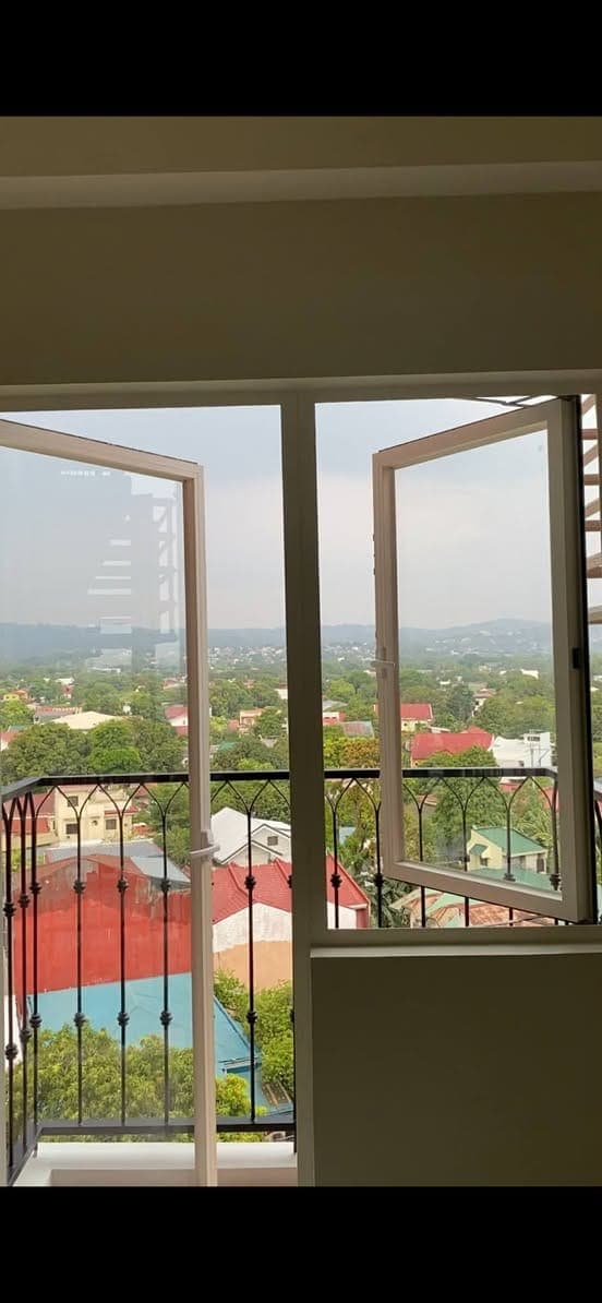Be the FIRST TO OCCUPY this fresh, never-been-lived-in studio unit! Perfect for those who want a bla... - photo 1