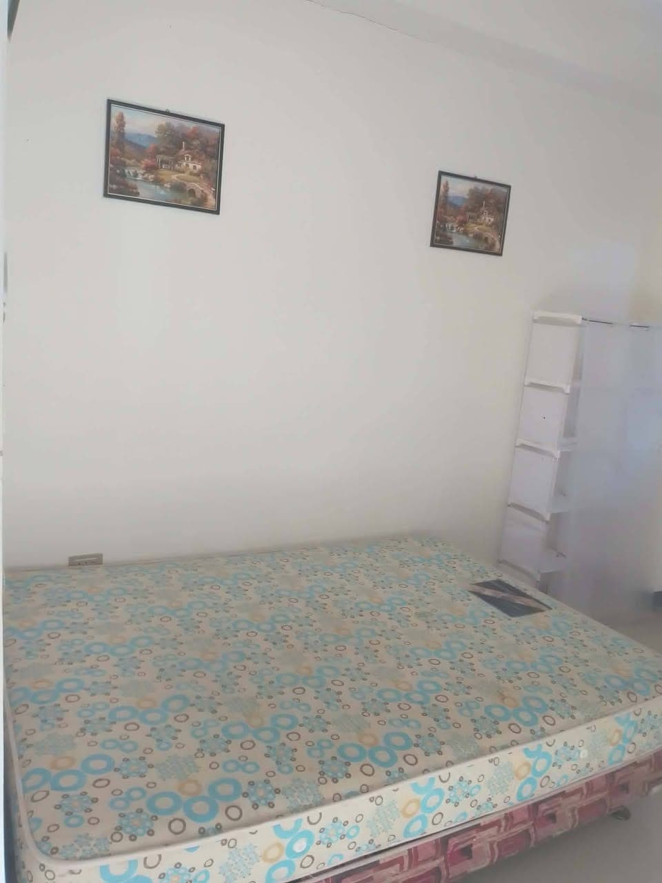 Room 4 Rent Available (Student Renter or professionals) - photo 1