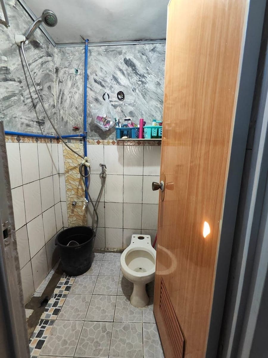 Looking for one female na gusto magboard here Sa taguig. Bakante Yong taas Ng double ng isang room. - photo 4
