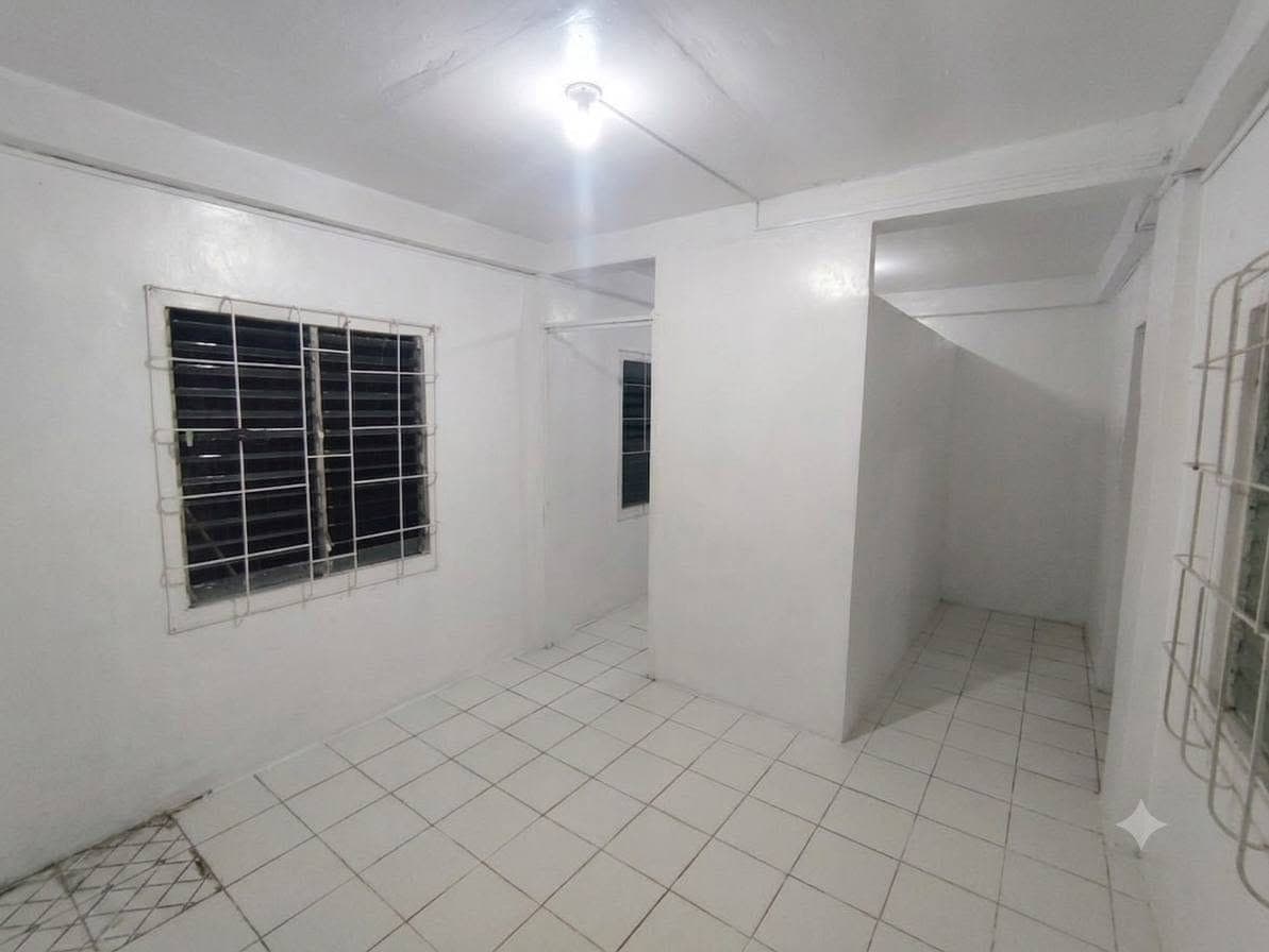 ROOM 4 RENT (3RD FLOOR) - photo 1