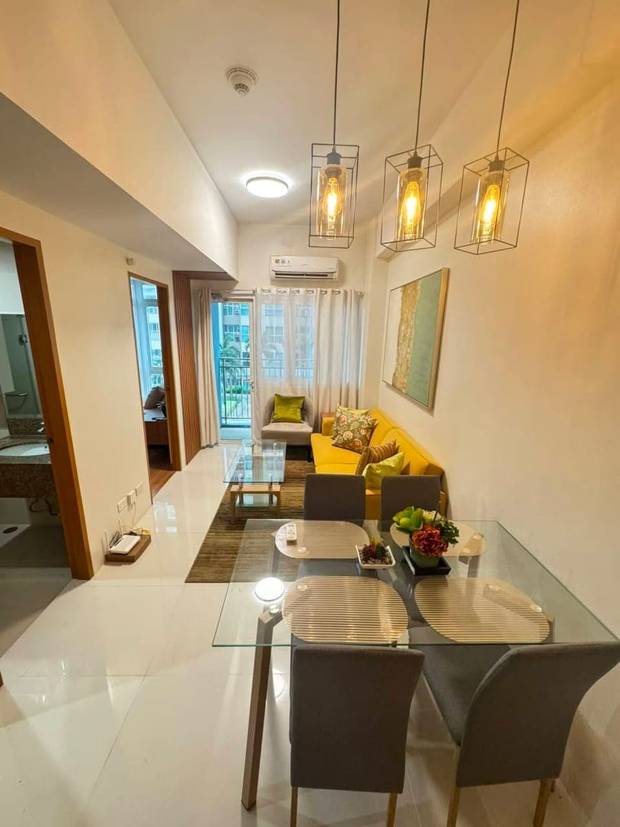 Stylish 1BR Fully Furnished Unit with Optional Parking | Park Avenue BGC - photo 1