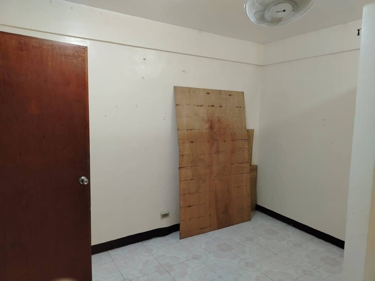 ROOM FOR RENT GOOD FOR 1 PERSON - photo 1