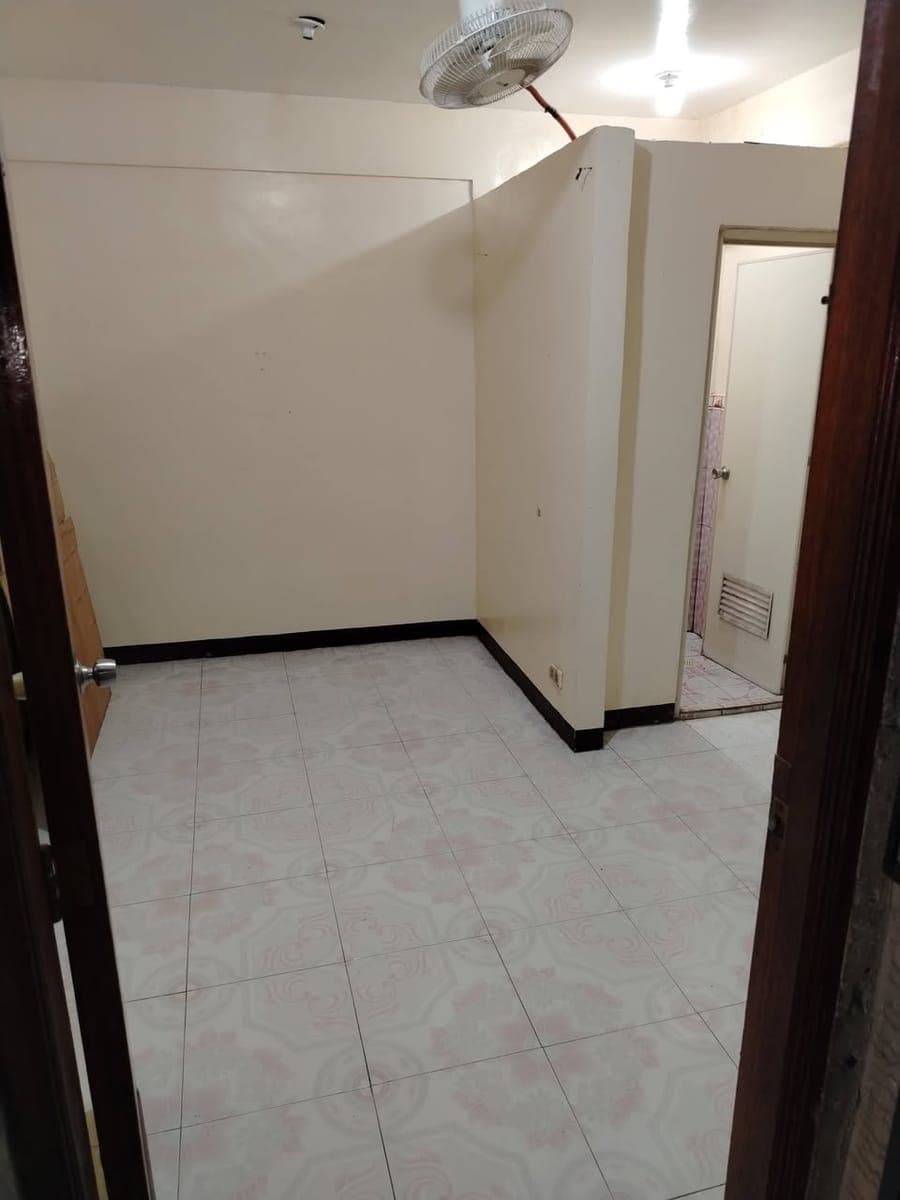 ROOM FOR RENT GOOD FOR 1 PERSON - photo 3