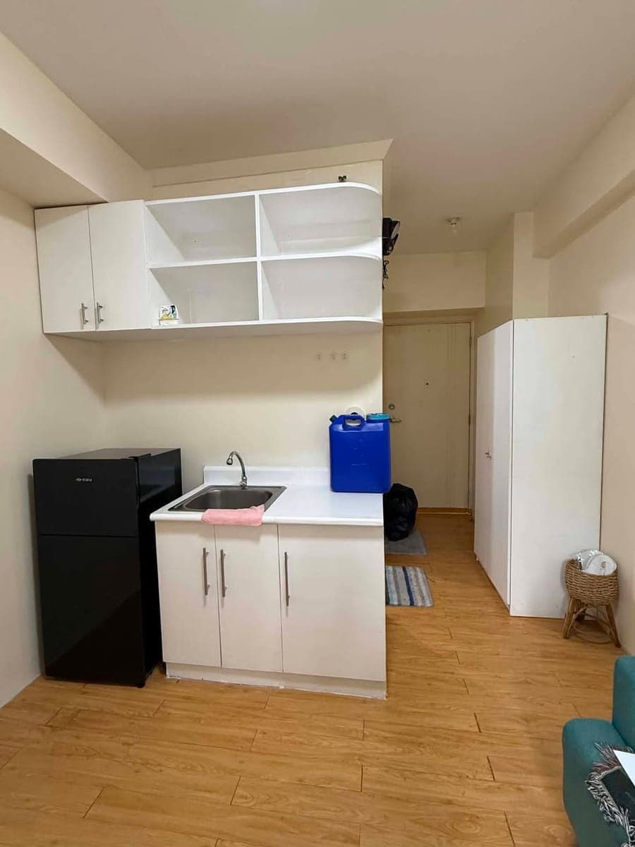 For Rent Studio unit ( 18.6 sq.meters ) - photo 1