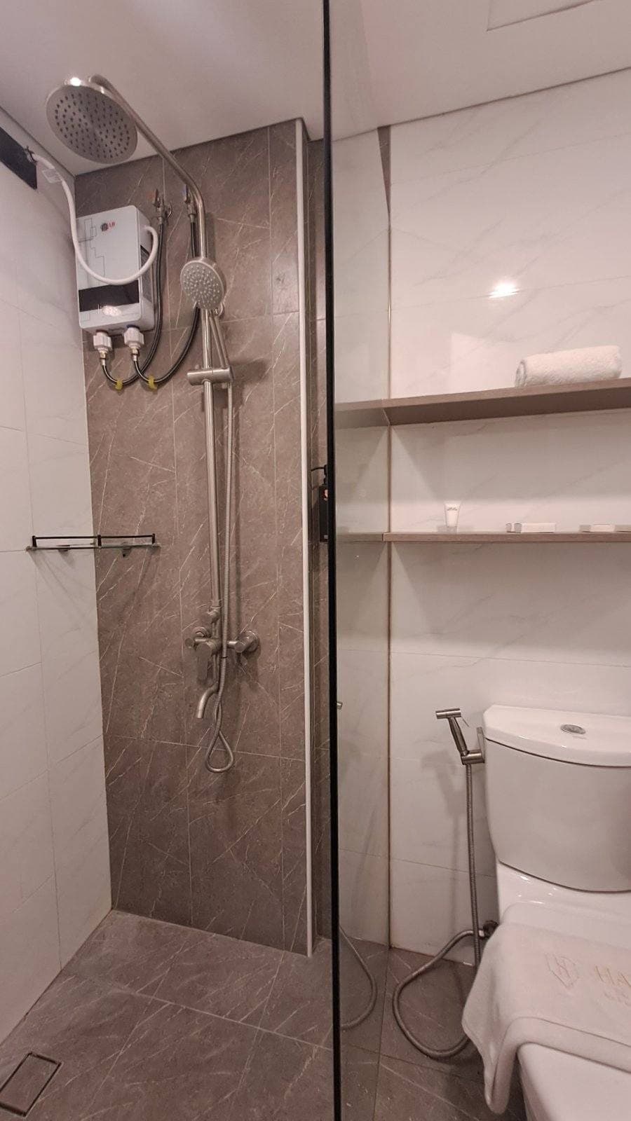 🏡 FOR RENT: 1-BEDROOM CONDO UNIT (FULLY FURNISHED) - photo 2