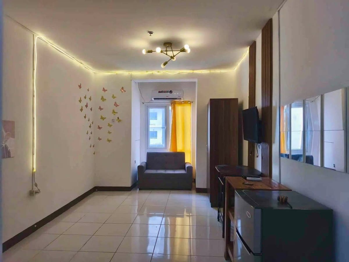 FOR LEASE: - photo 1
