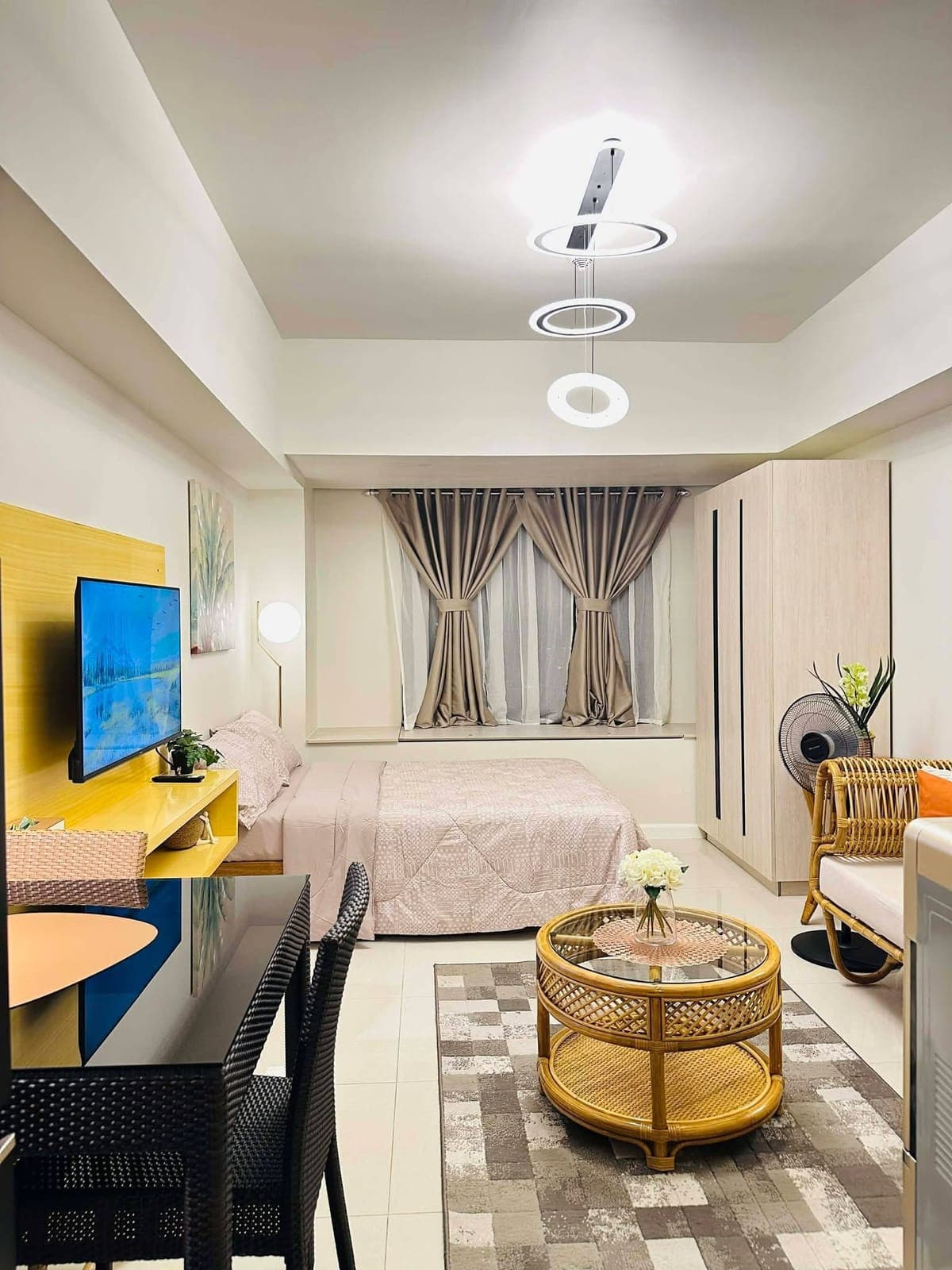 ✨BRAND NEW AND NEWLY FURNISHED STUDIO UNIT FOR RENT IN MANDANI BAY SUITES, NRA MANDAUE CITY - photo 1