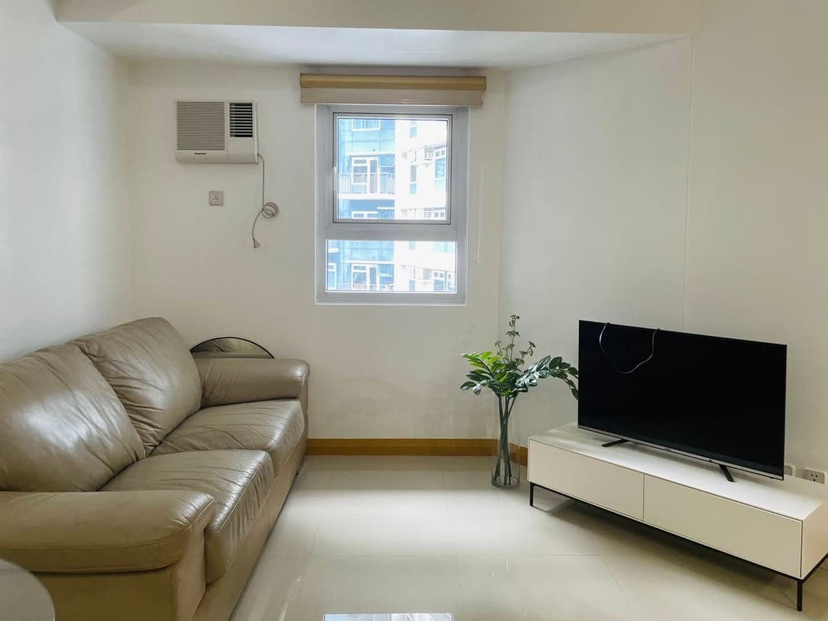 1BR, 50 sqm — Trion Towers, BGC — Fully Furnished — ₱37k/mo - photo 1