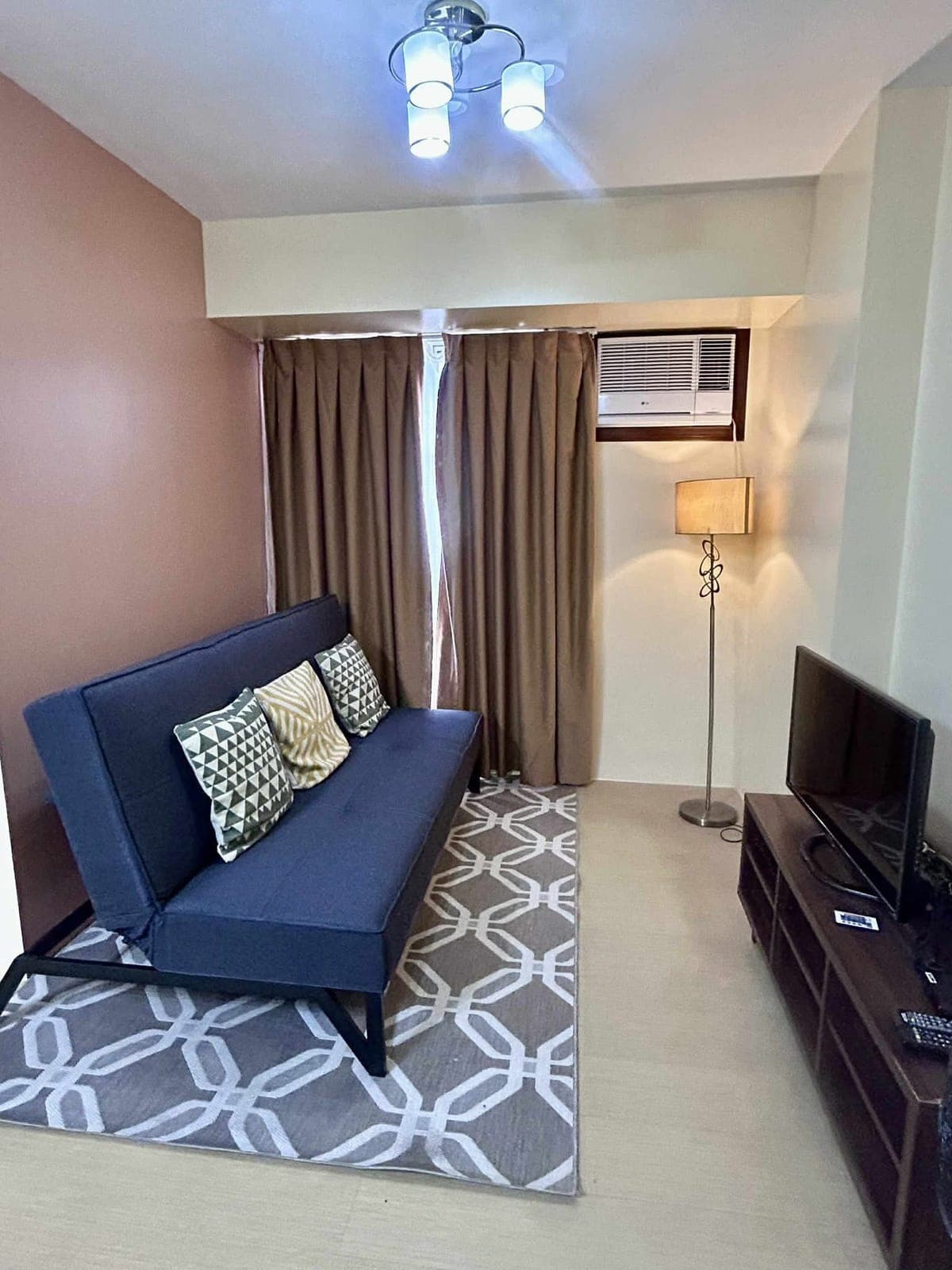 Fully Furnished 1 Bedroom Unit Avida Tower 2 - photo 5