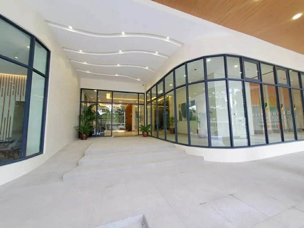 OWNER POST | 2BR WITH BALCONY SEMI FURNISHED CONDO FOR RENT - FACING ECO PARK I PET FRIENDLY - photo 1